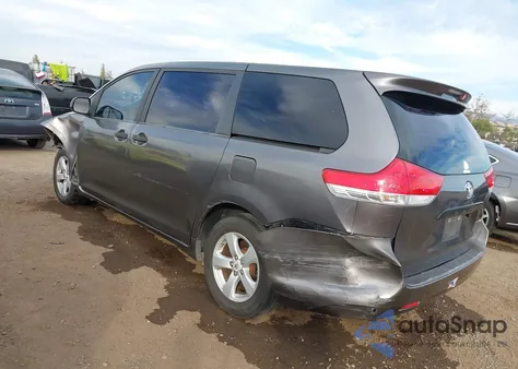 2011 Toyota Sienna z USA, uszkodzony, nr VIN 5TDKA3DC7BS008205